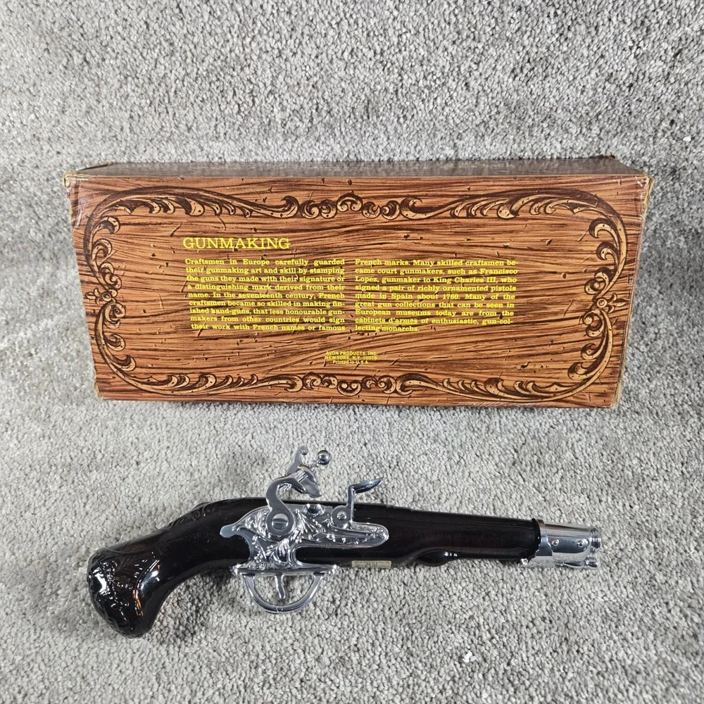 Avon Dueling Pistol 1760‎ After Shave Deep Woods Amber Glass Vintage 4oz Full